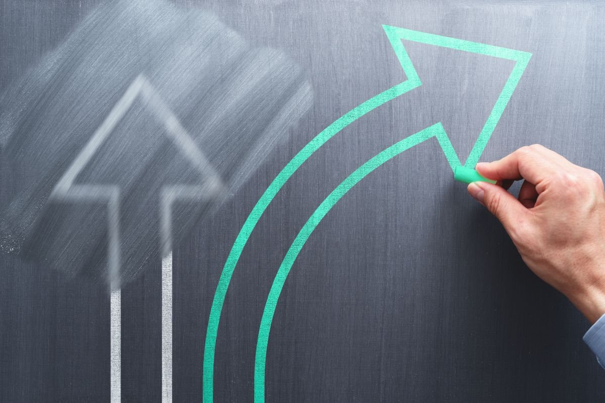 Management de transition Ylora — changer de cap rapidement, orienter la direction marketing et communication d'une PME ou ETI en phase de transition